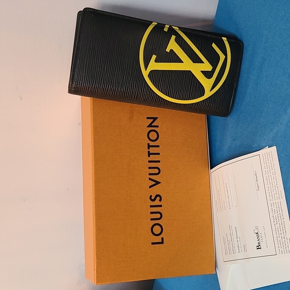 Louis Vuitton Limited Edition LTD ED Circle BRAZZA Wallet